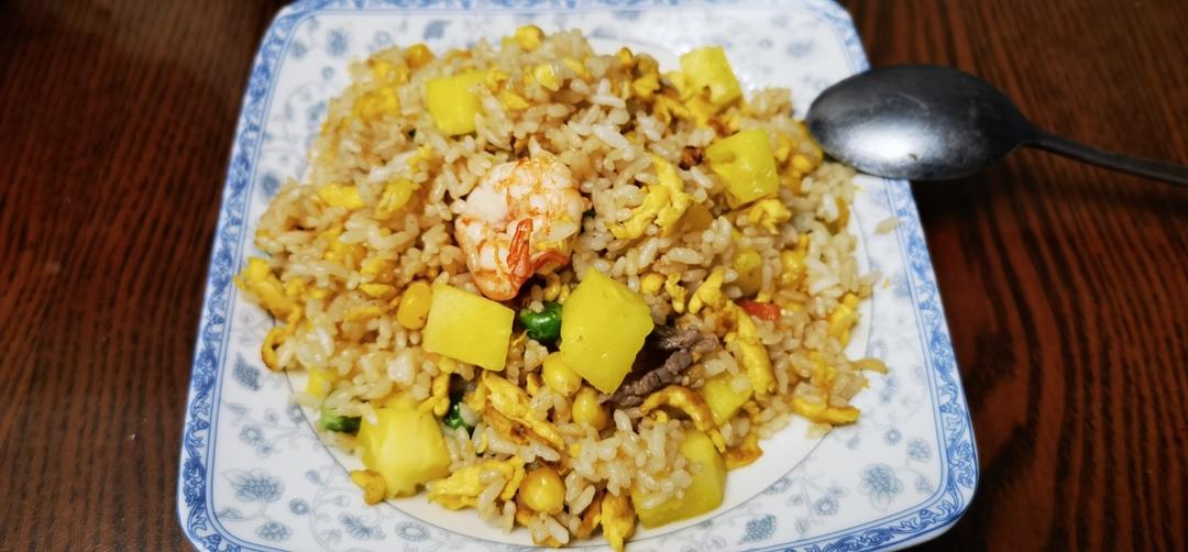 虾仁菠萝炒饭