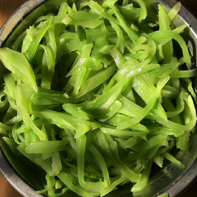 清炒莴笋丝