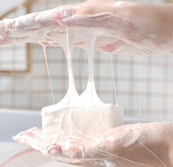 蚕丝羊奶洁面皂的做法