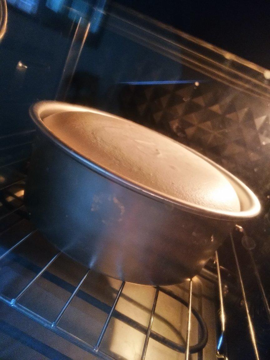 烤箱做蛋糕（戚风蛋糕的做法）