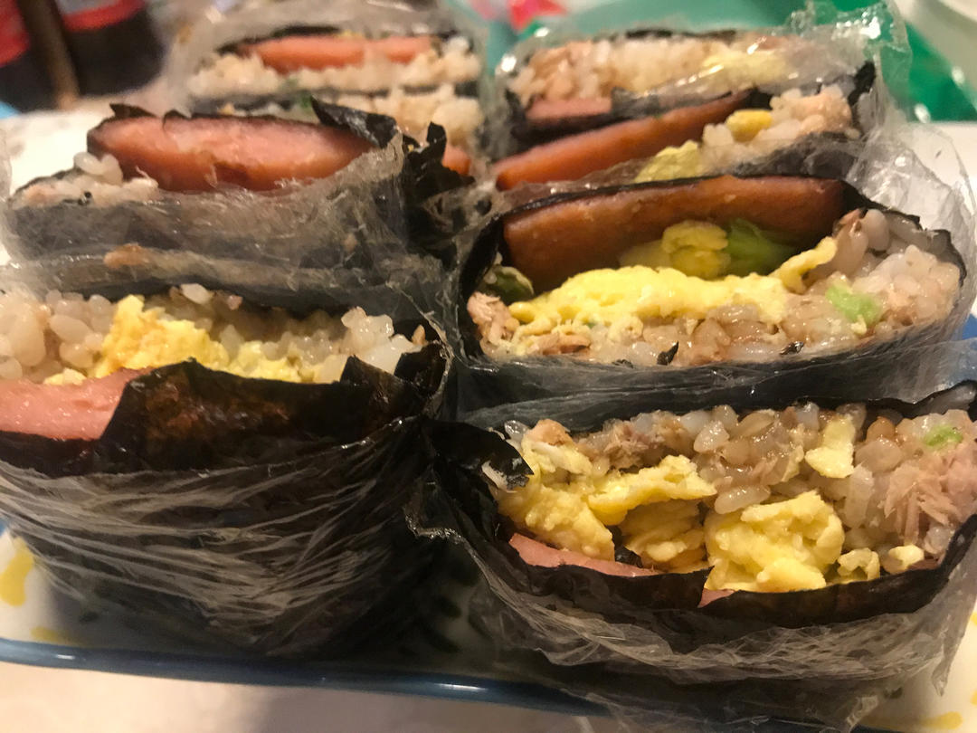 金枪鱼饭团