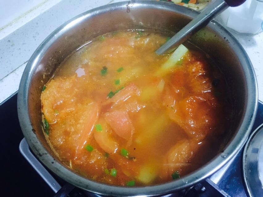 超级浓超好喝的番茄土豆汤