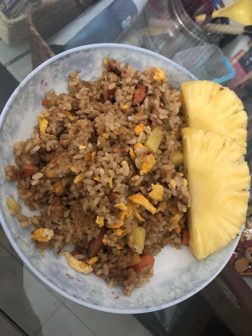 虾仁菠萝炒饭