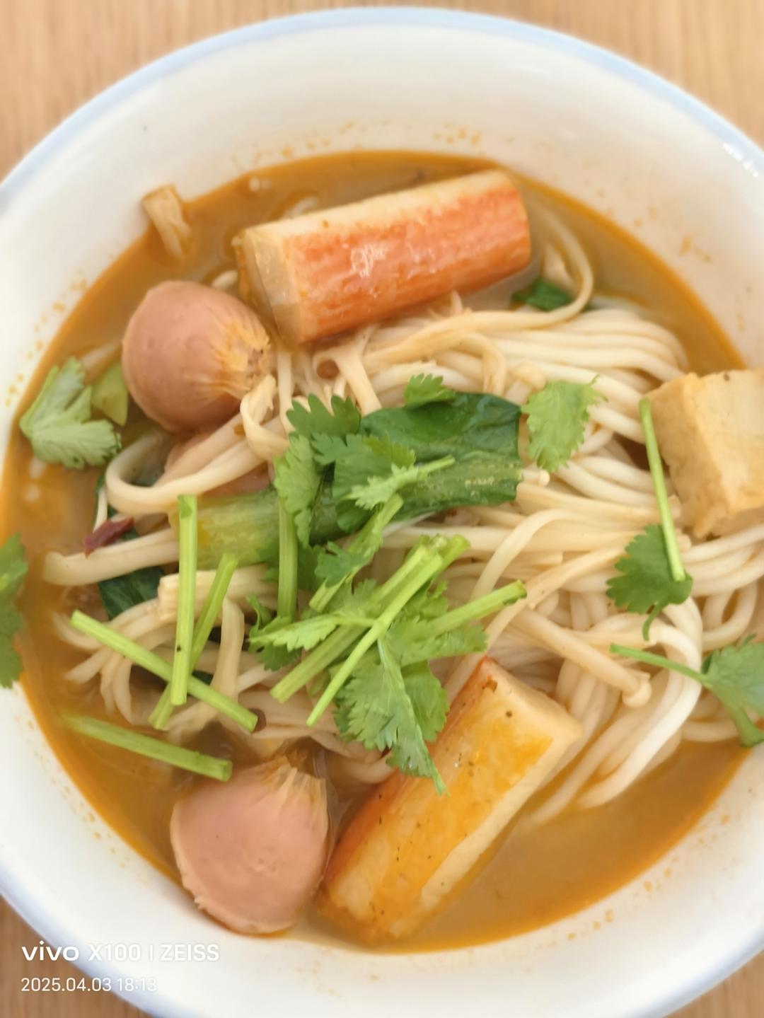 在家自己做的麻辣烫，太香了！！！