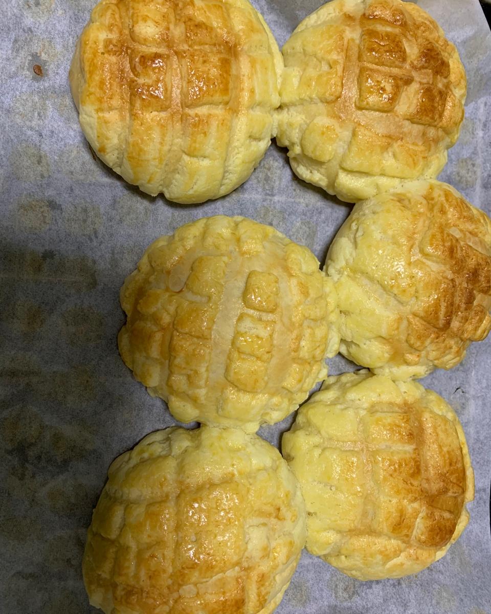 好吃到炸裂的港式菠萝包（附带制作酥皮的小视频）