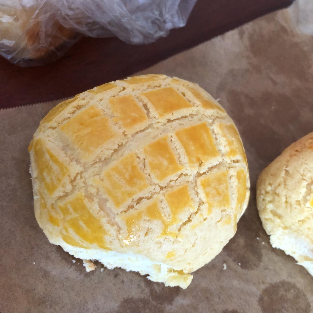 好吃到炸裂的港式菠萝包（附带制作酥皮的小视频）