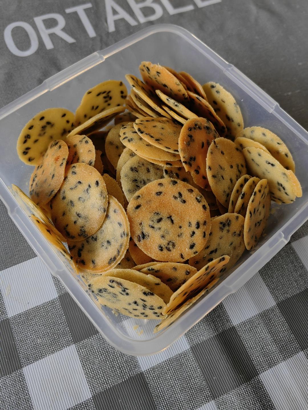 香脆鸡蛋芝麻薄饼干（大人小孩都爱）