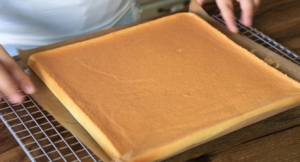 虎皮蛋糕卷（超详细视频）的做法 步骤6