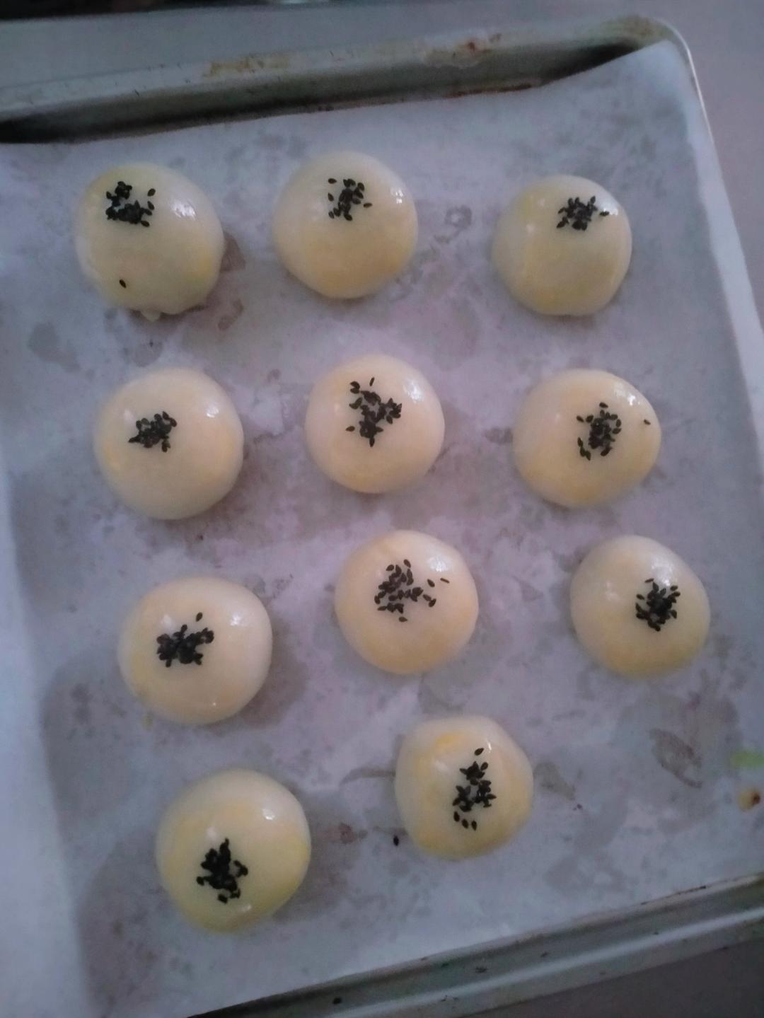 大包酥蛋黄酥也能层次分明，酥掉渣，不破酥