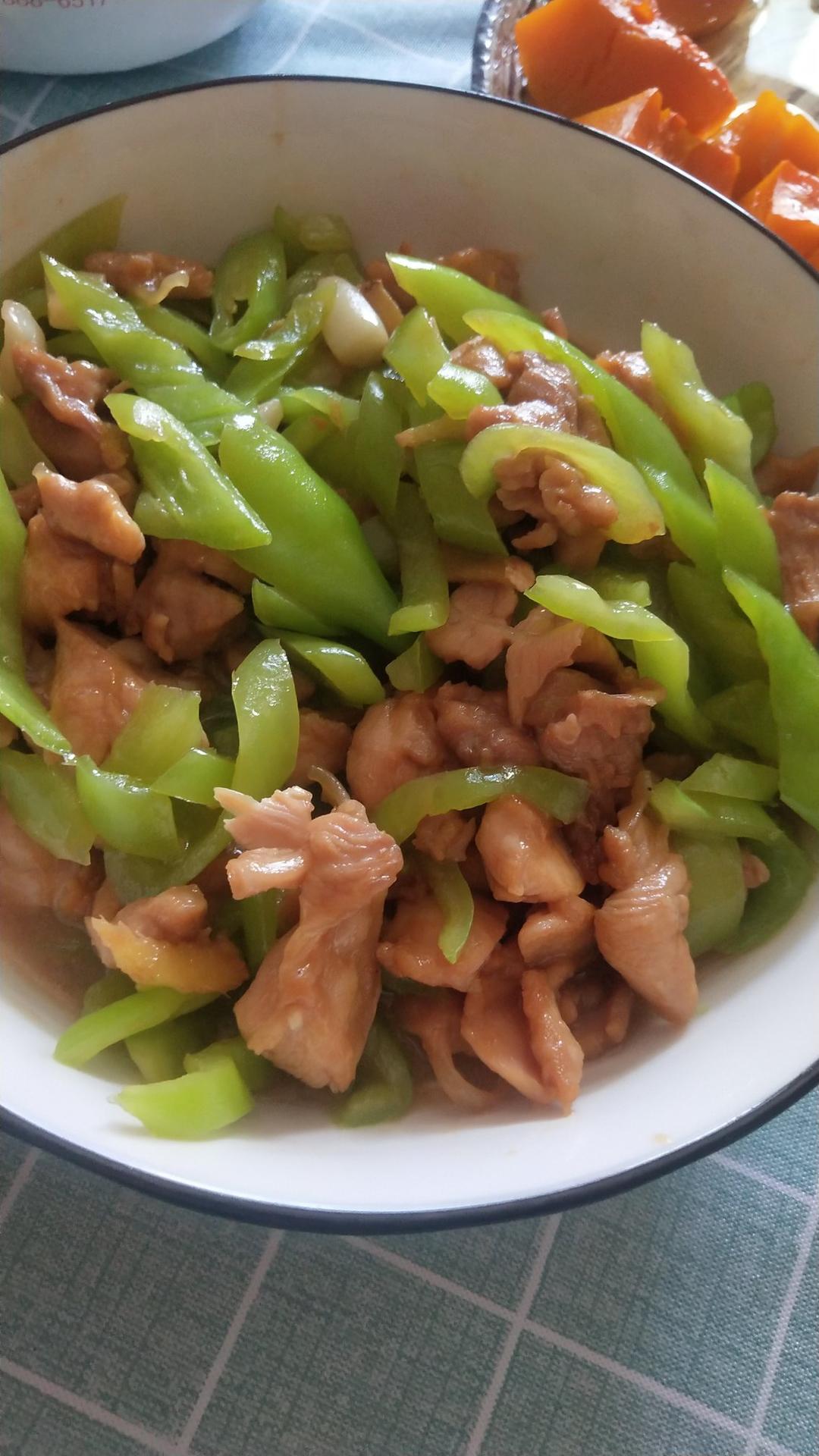 青椒炒鸡腿肉（大厨级别）