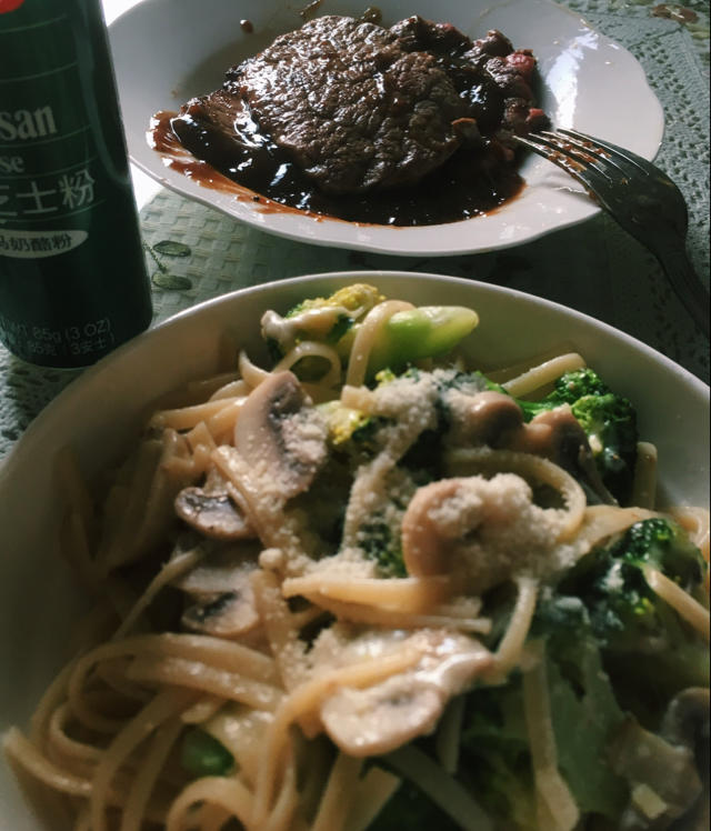 培根西兰花意面