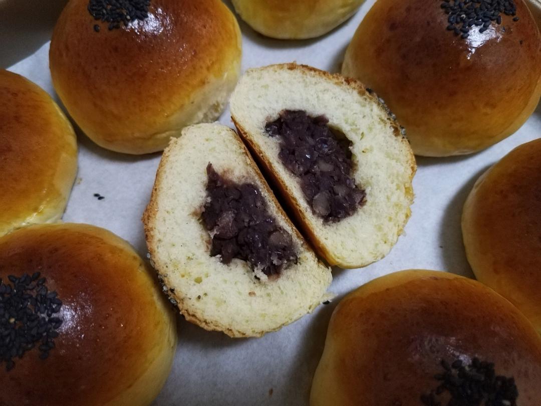 手揉面包详细贴:红豆面包
