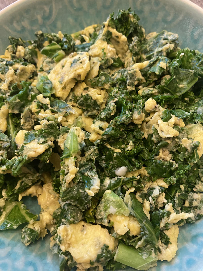美国版香椿炒蛋：羽衣甘蓝炒鸡蛋，这下你不会嫌Kale难吃了！