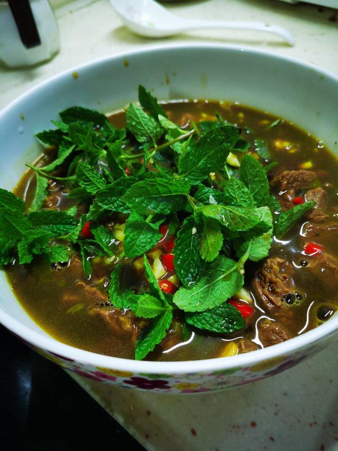 【薄荷牛肉】：荤菜也能小清新