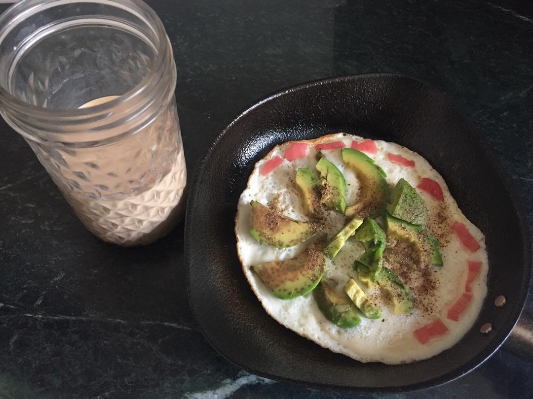 Avocado egg white (pan baked)•牛油果蛋白烧