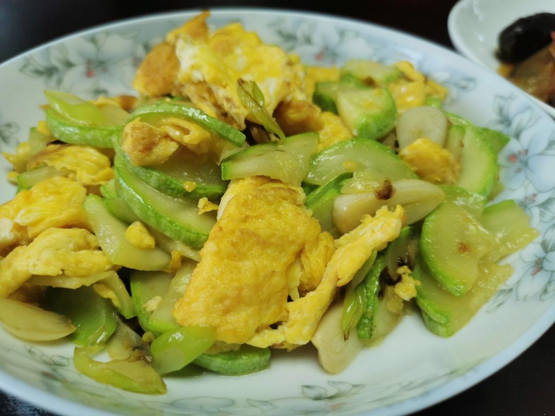 清香的西葫芦炒鸡蛋