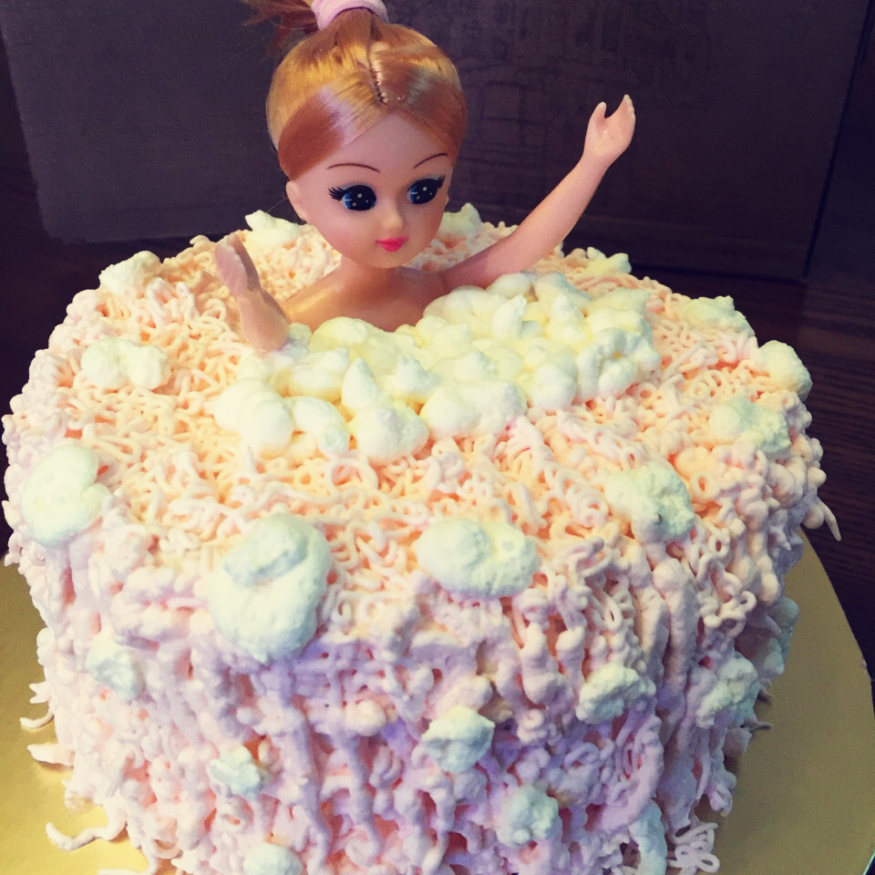 详细步骤制作泡泡浴娃娃蛋糕