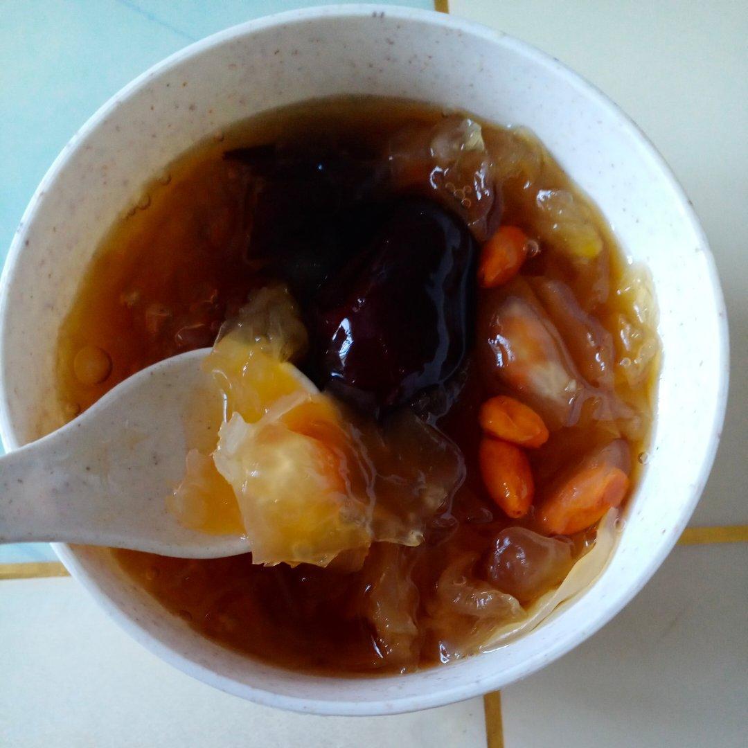 无敌好喝❗️快速熬出胶的银耳羹😋美容又养颜