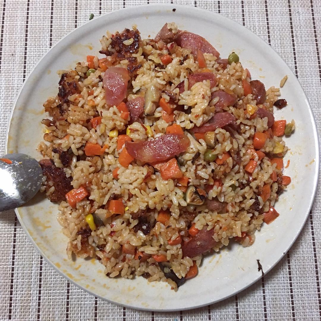 香菇辣肠焖饭 Fried Rice With Sausage &Mushroom