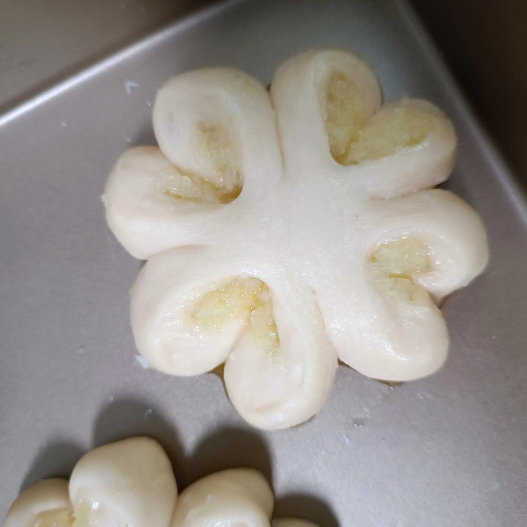 幸运四叶草椰蓉面包|每一瓣都是爱你的形状|香甜小面包
