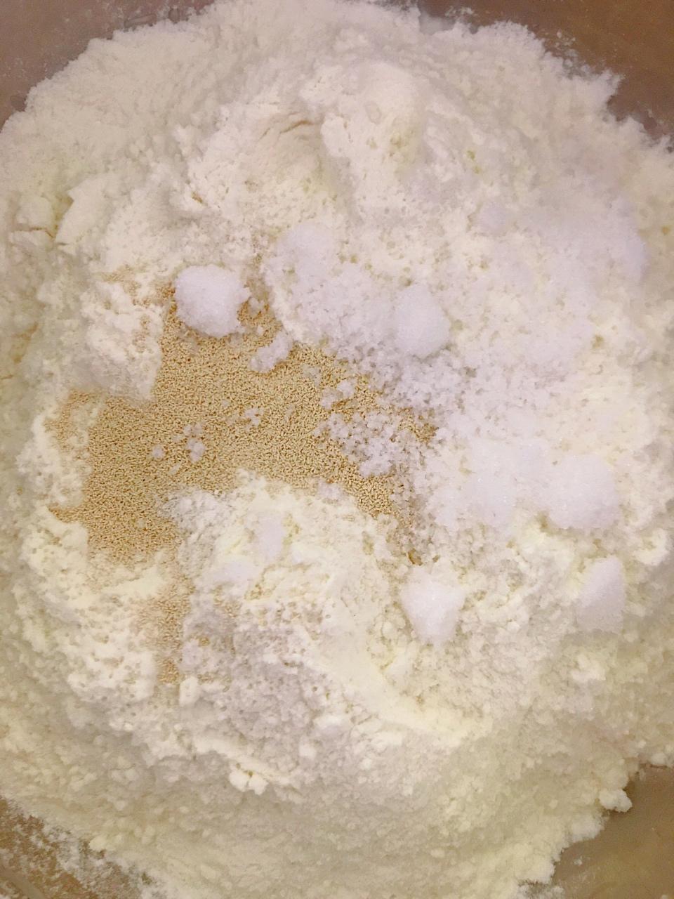 纯奶手撕吐司的做法 步骤1