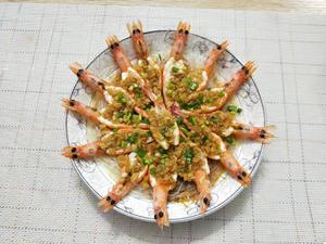 蒜蓉粉丝蒸开边虾——年夜饭，摆盘极好看的做法 步骤5