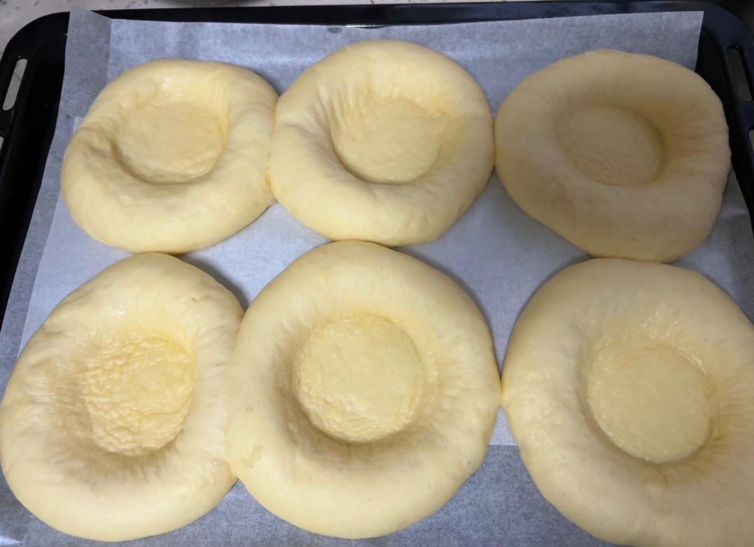 【莓莓巴斯克面包】