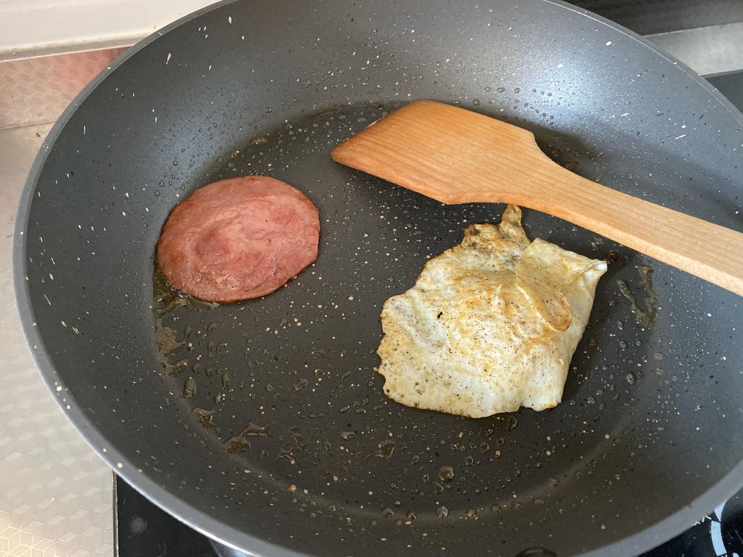 一人食——牛肉芝士三明治的做法 步骤3