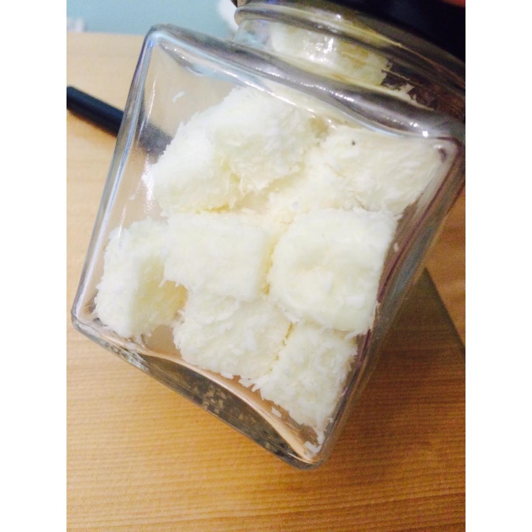 椰丝牛奶小方糕