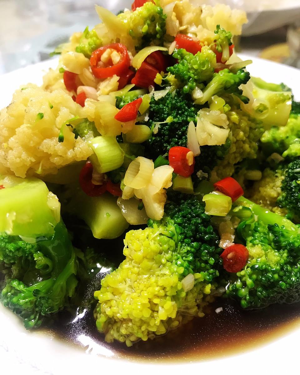 凉拌西兰花-辣的