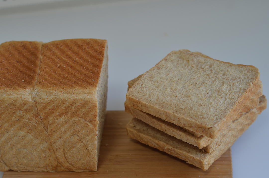 Sara吐司系列二十：柔软湿润的波兰种全麦吐司