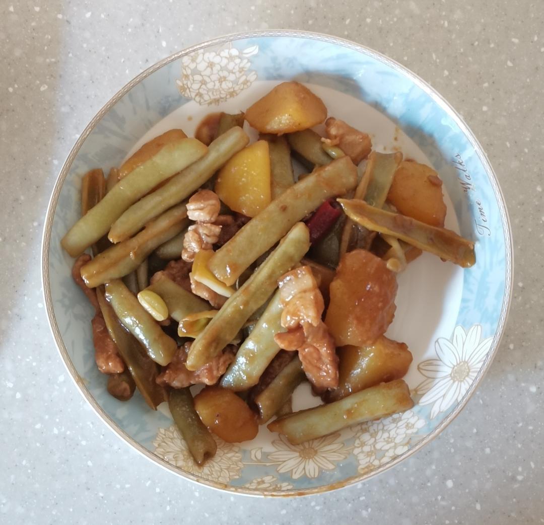 不吃两碗饭你找我！东北做法 酱炖芸豆土豆五花肉