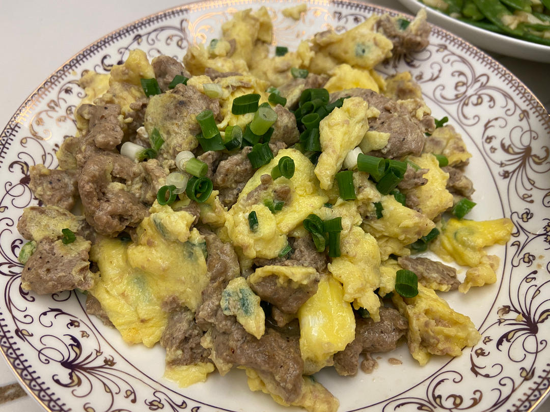 滑蛋牛肉，牛肉滑嫩，鸡蛋松软