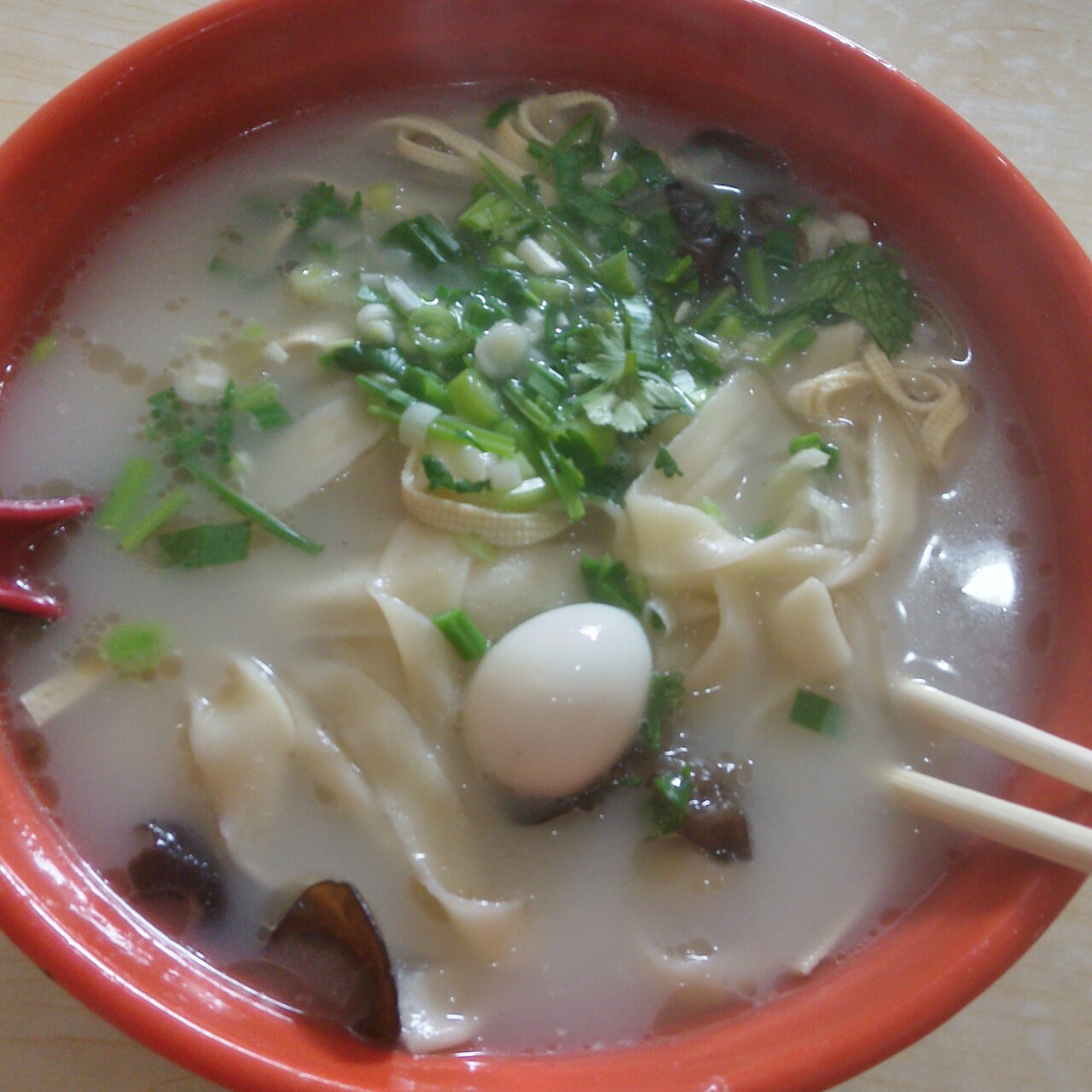 最家常的普通汤面——西红柿鸡蛋龙须面