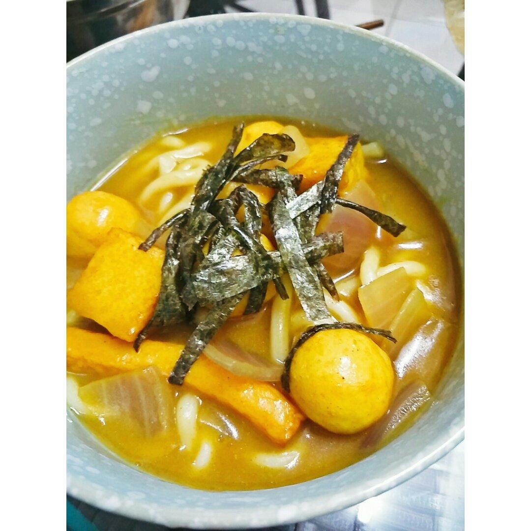咖喱鱼丸乌冬面
