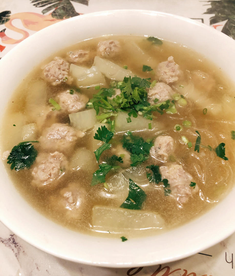 鲜美冬瓜丸子粉丝汤