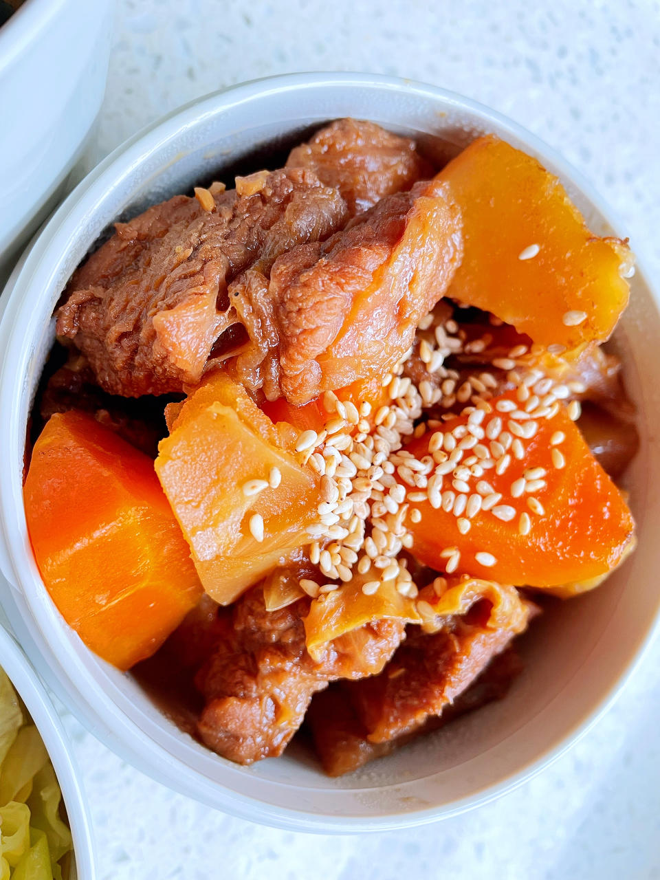 瑞利山和瑞丽安的食堂