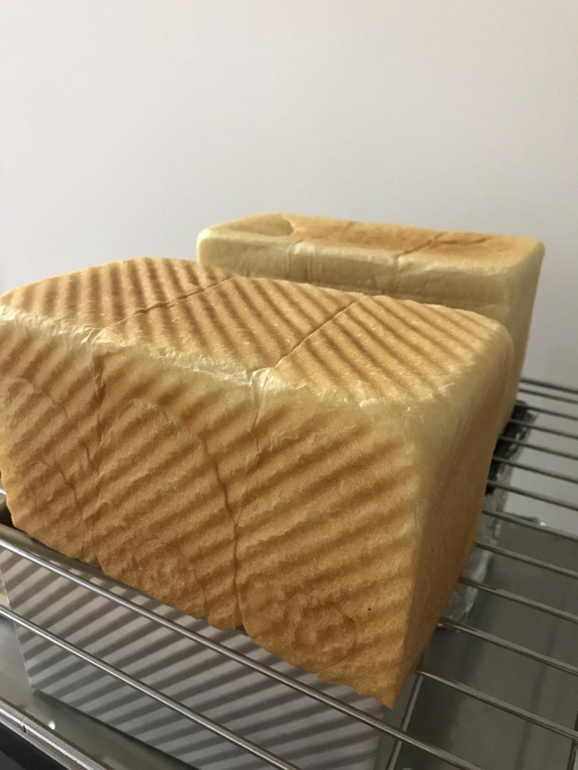 软到拿不起来的生吐司