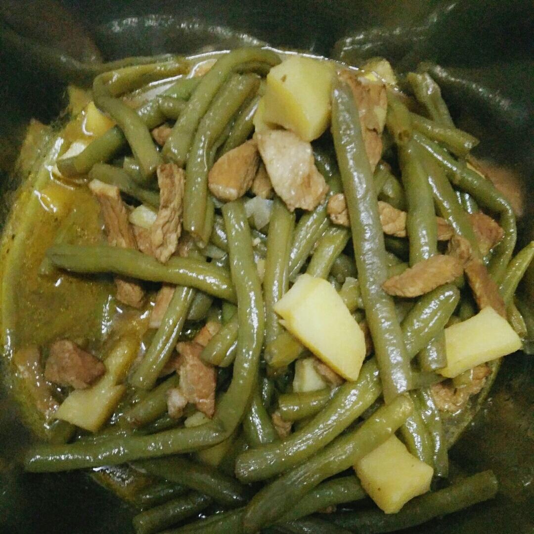 土豆芸豆五花肉