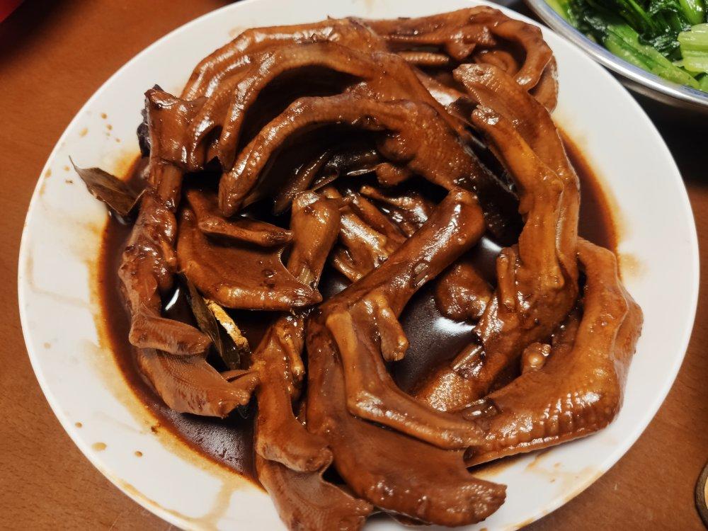 辣味卤鸭掌
