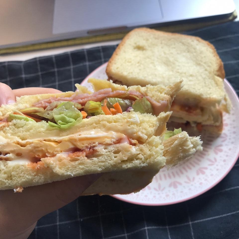 火腿芝士蛋三文治
