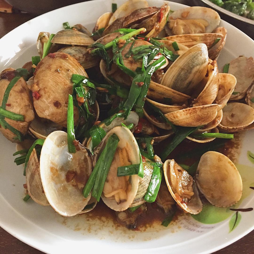 蒜香爆炒花甲的做法