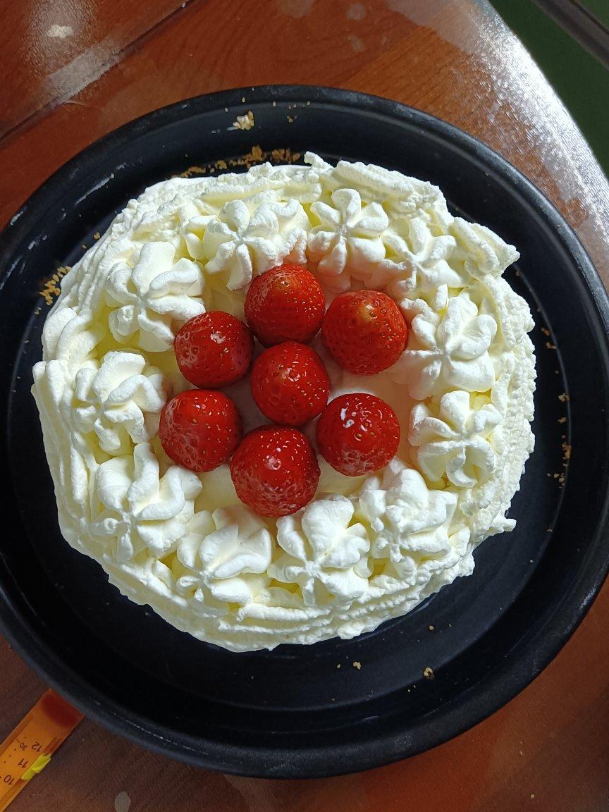 超级简单的味多美同款生日蛋糕（6寸），新手也能高度还原