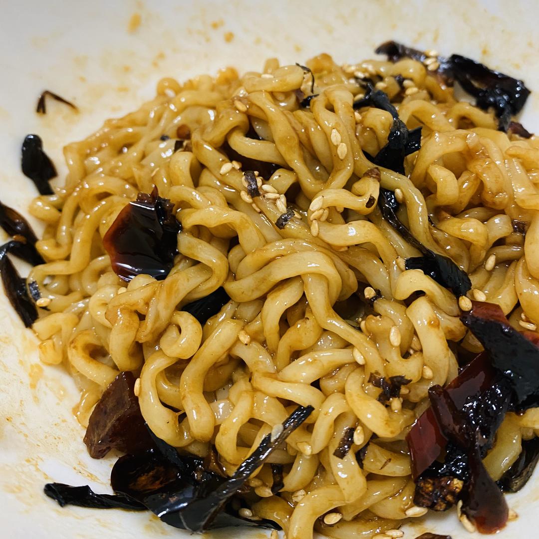 葱油拌面（带肉丁版）的做法