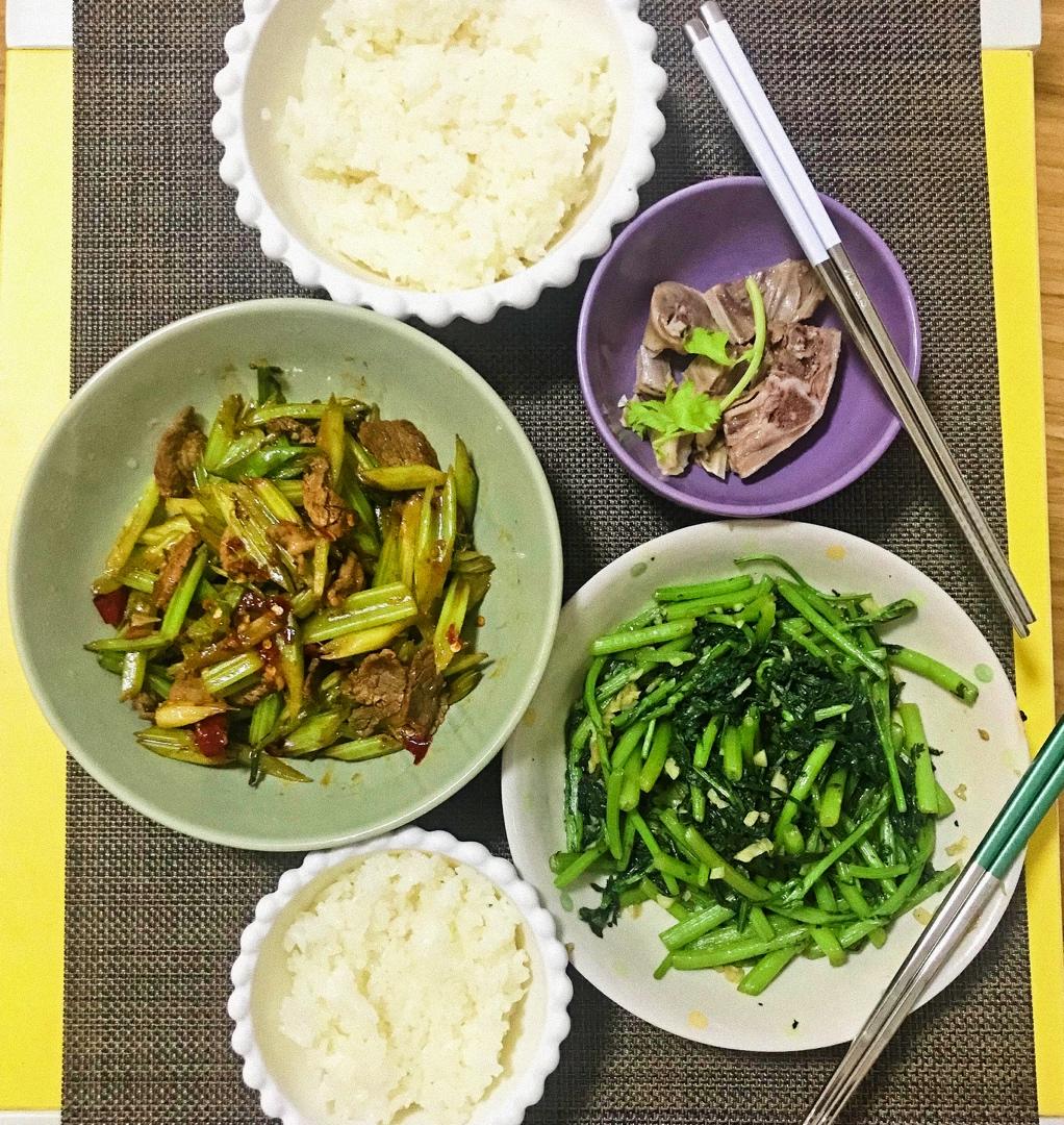 清炒茼蒿