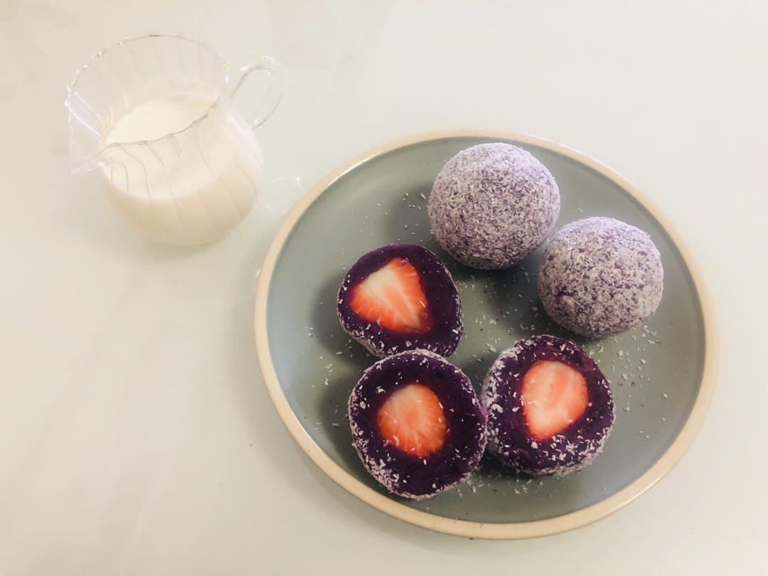 草莓椰蓉紫薯球