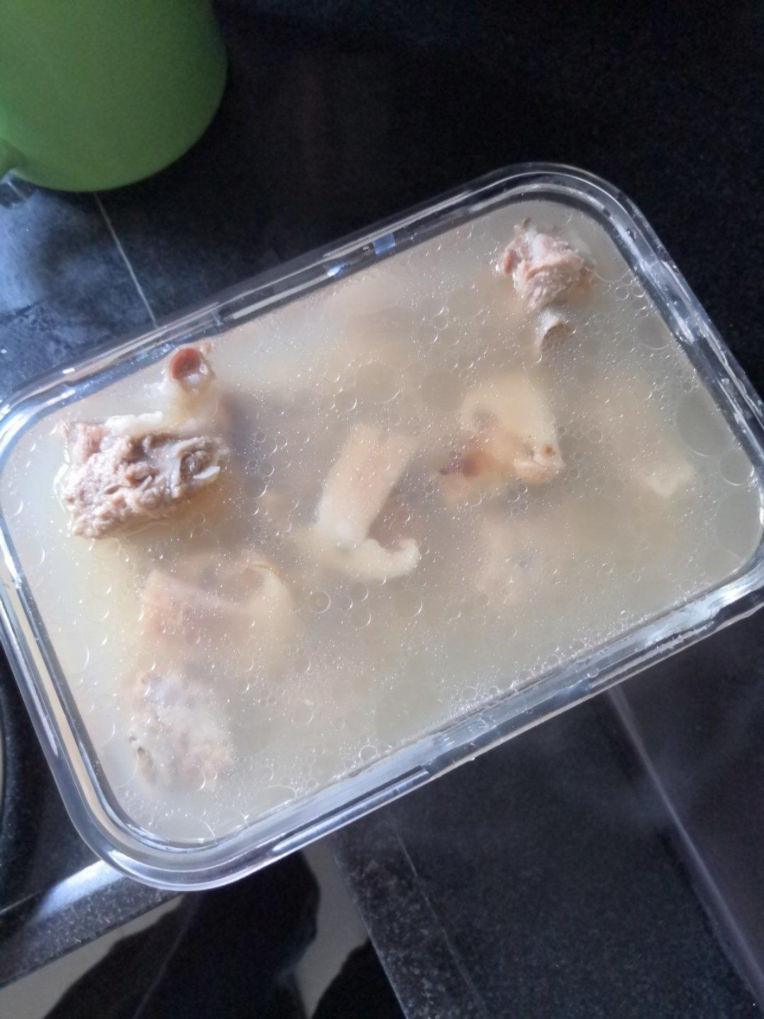 松茸排骨汤