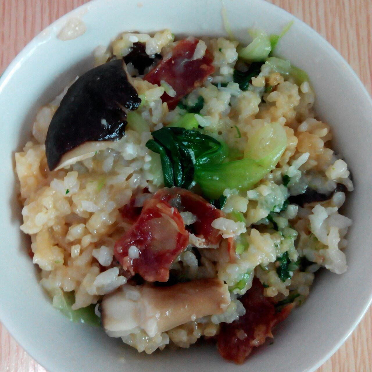 传统腊肠煲仔饭