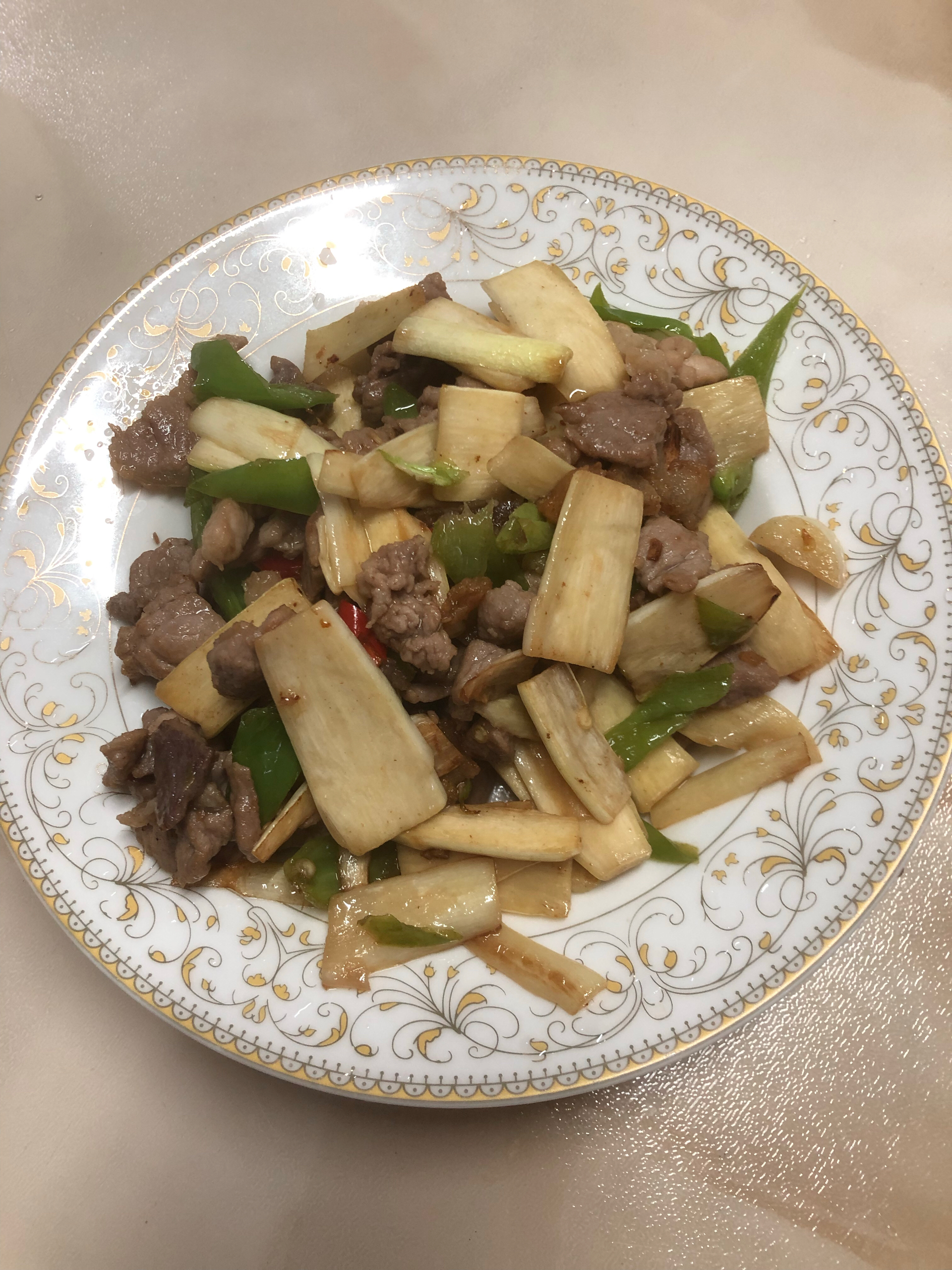 色香味俱全，好吃停不下来的茭白炒肉来啦！（健康美食）