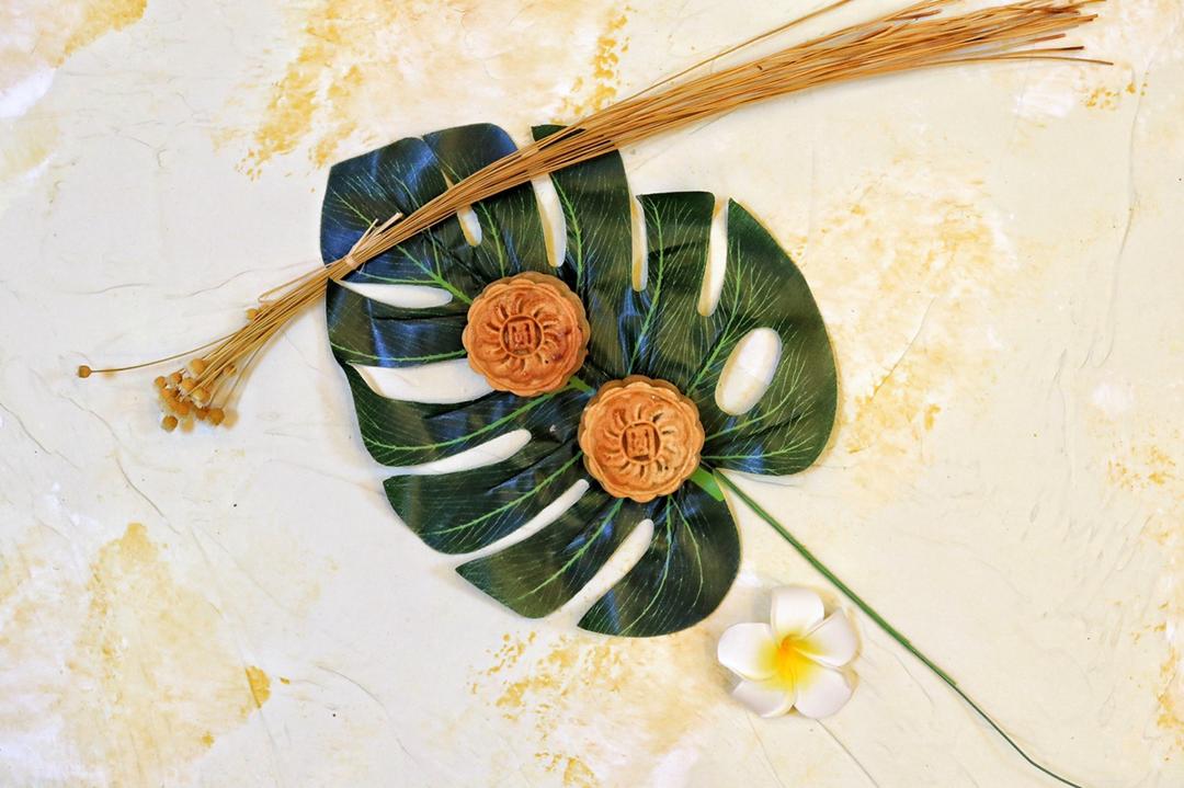 广式月饼—蛋黄莲蓉月饼